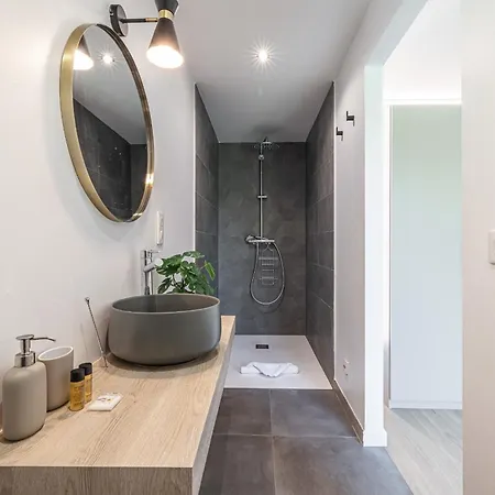 Cremat - Contemporaine - Piscine - Climatisation *