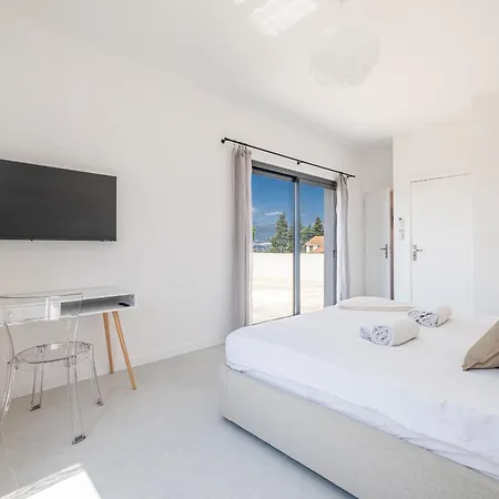 Cremat - Contemporaine - Piscine - Climatisation Tatil Evi